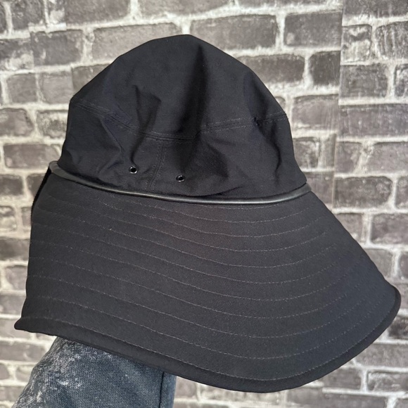 Eric Javits black bucket hat water repellent main image 5